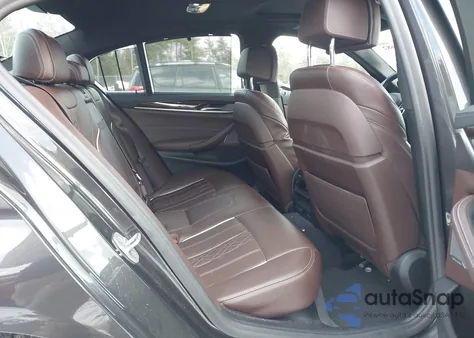 2021 BMW 540I xDrive z USA, uszkodzony, nr VIN WBA73BJ08MCF95992